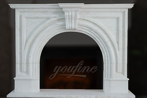 Крытый мраморный белый каминный портал в викторианском стиле